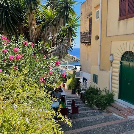 Apartment Jasmine House Ustica Heart Isola di Ustica