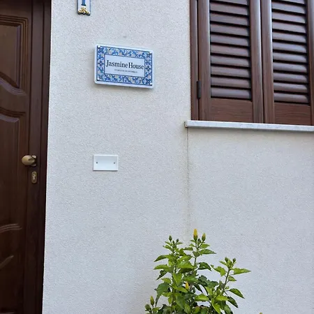 Jasmine House Ustica Heart Apartment *